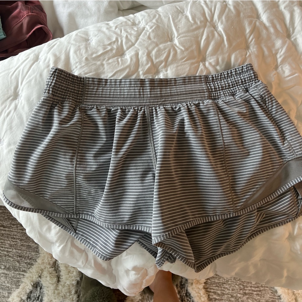 Lululemon Hotty hot shorts 2.5”